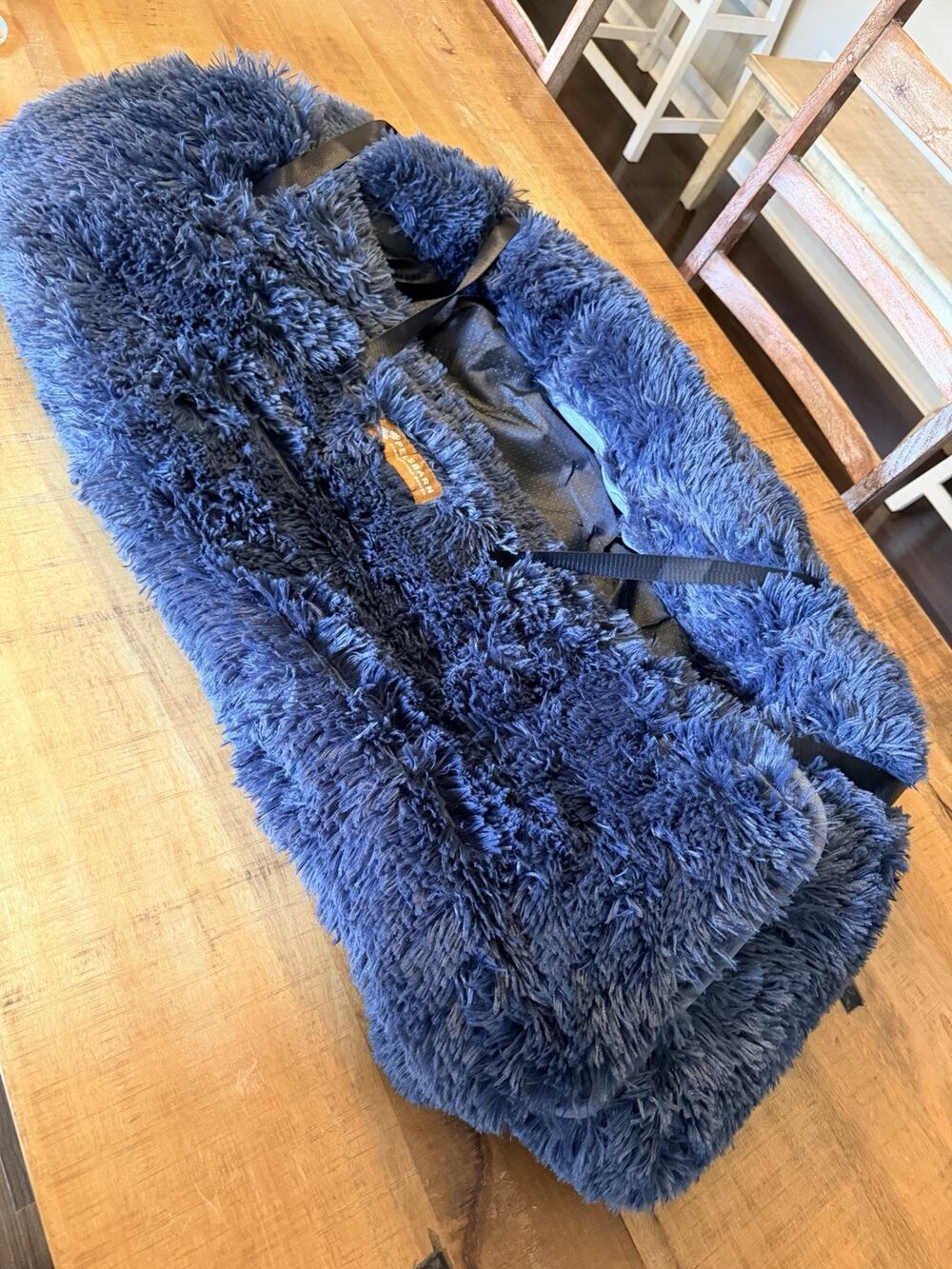 Pelsbarn Luxurious Cozy Car Bed M/L Navy Scandinavian Design Safety On Road NWOT